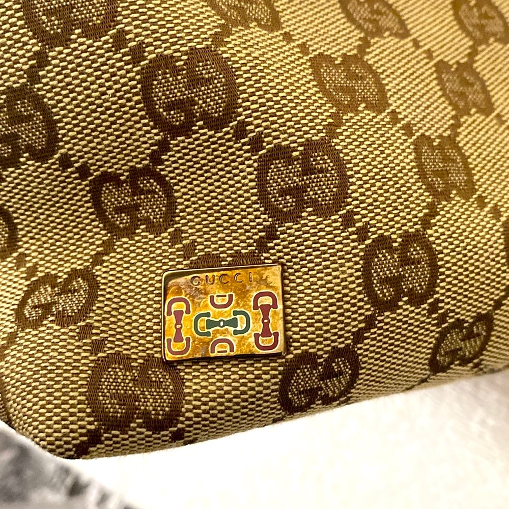 #22. Authentic Gucci canvas shortly line bag - Picture 7 of 16